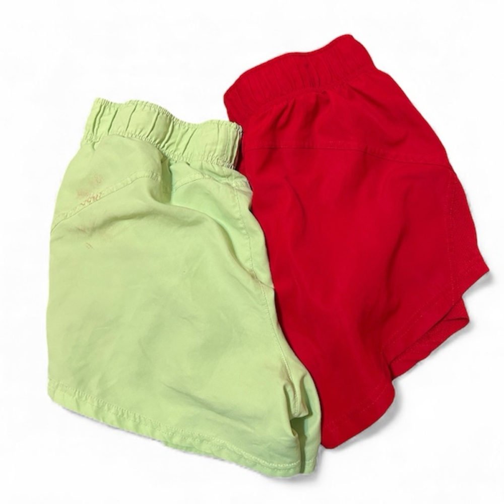Athletic women’s bundle tops and shorts size small - Picture 3 of 9